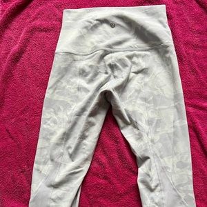 Wunder train high rise scallop 23”